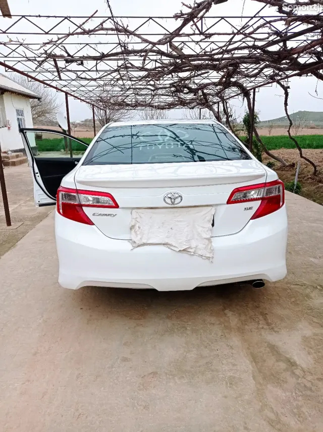 Toyota Camry 2012 · 2.5 AT