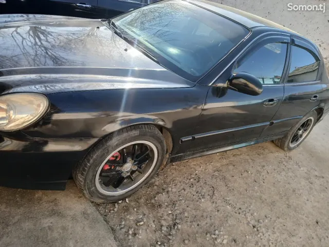 Hyundai Sonata 2004 · 2.0 MT