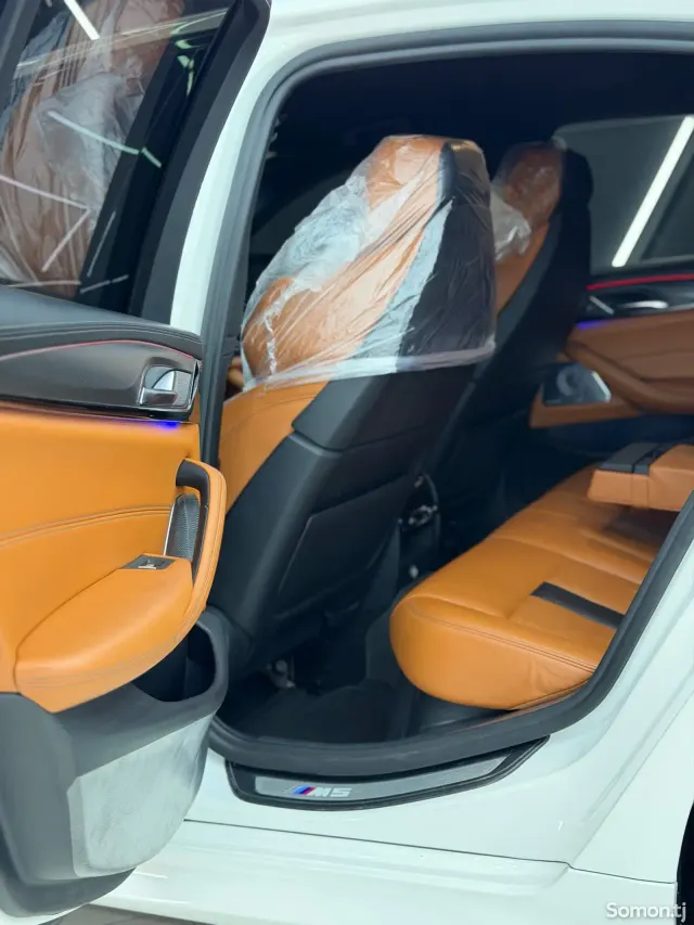 BMW M5 2019 · 4.4 AT