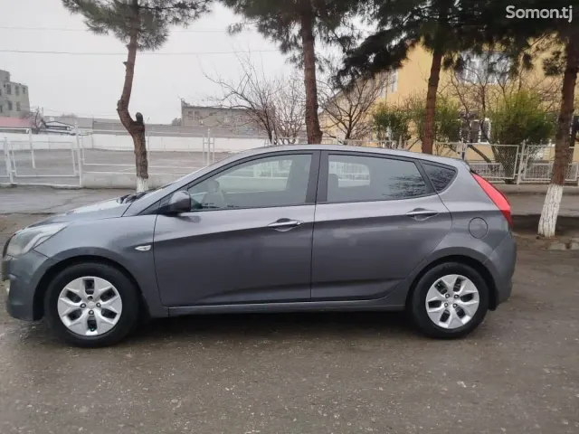 Hyundai Solaris 2016 · 1.6 MT