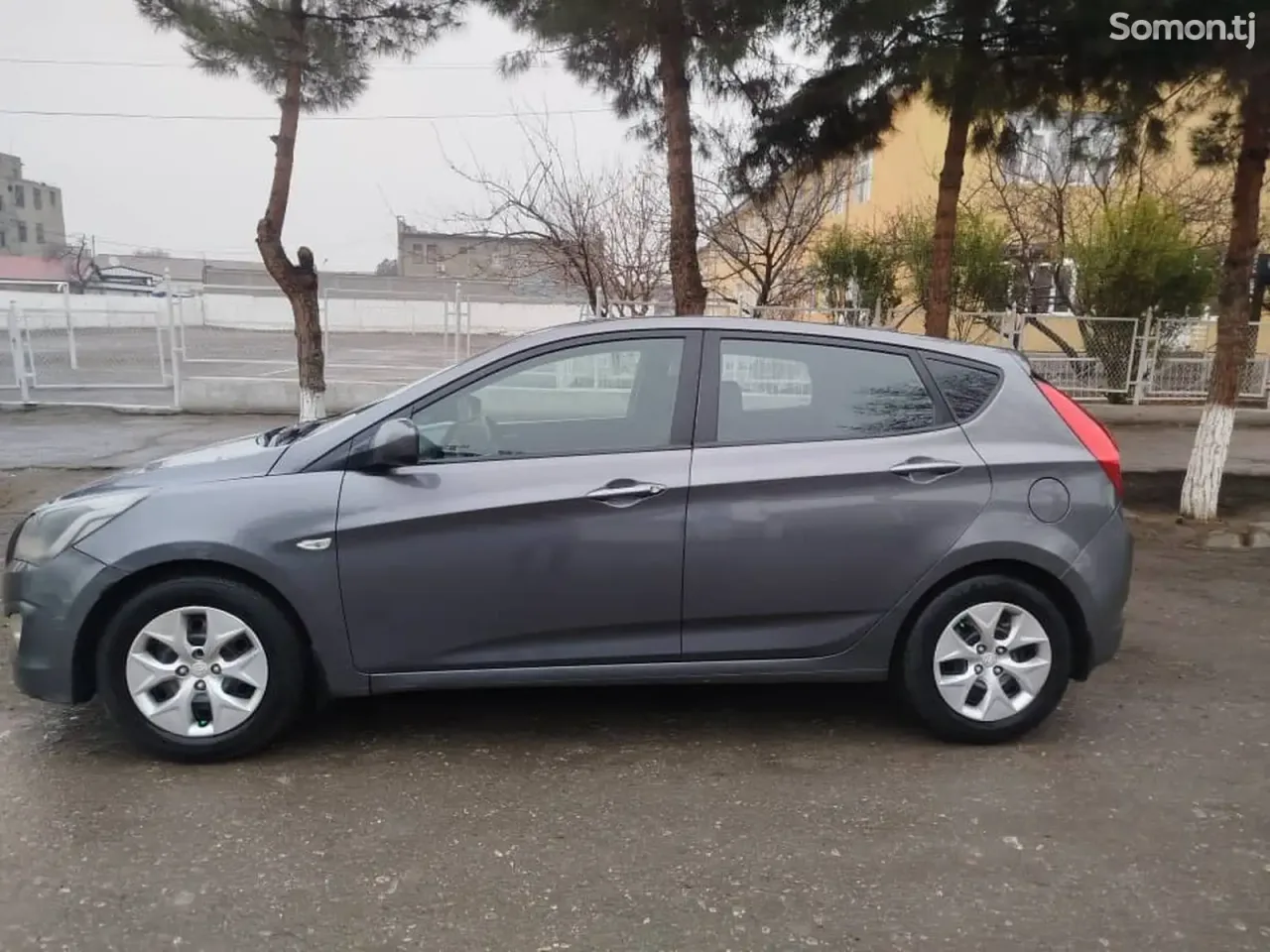 Hyundai Solaris 2016 · 1.6 MT