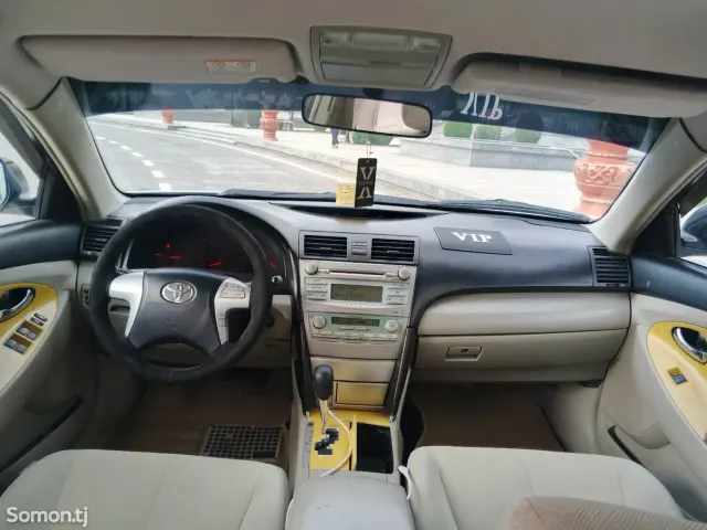 Toyota Camry 2008 · 2.4 AT