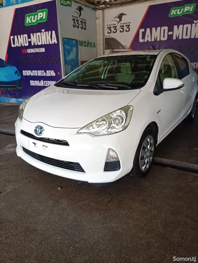 Toyota Aqua 2014 · 1.5 AT