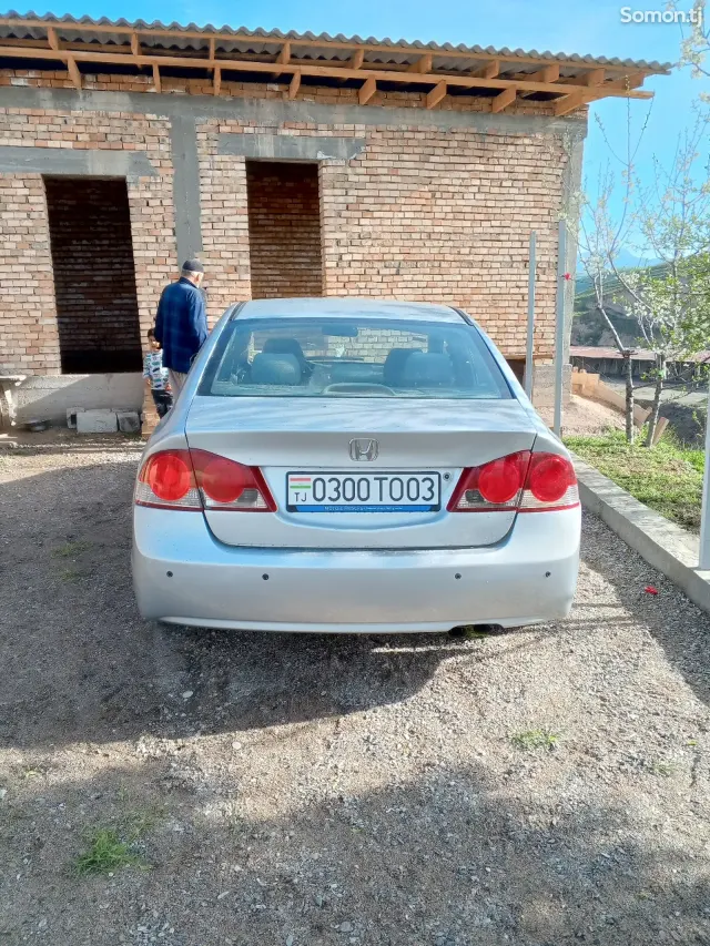Honda Civic 2006 · 1.8 MT