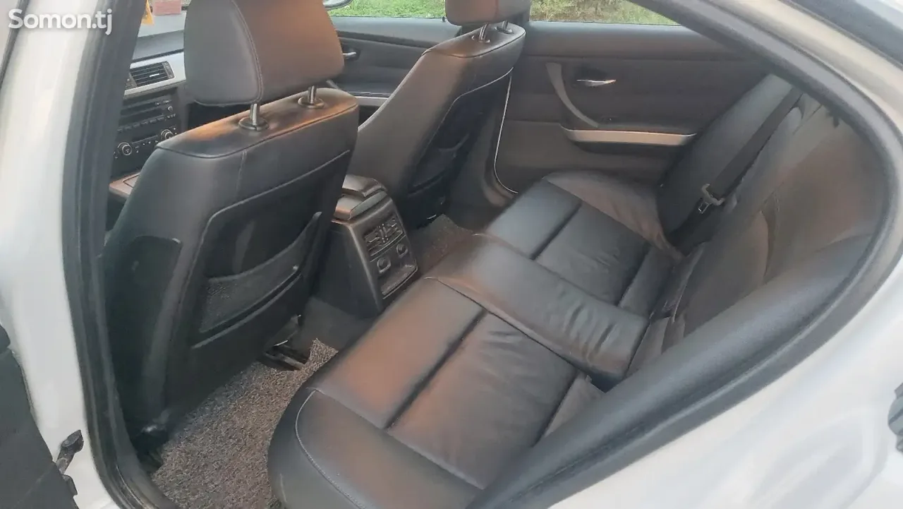 BMW 3 series 2010 · 2.0 AT
