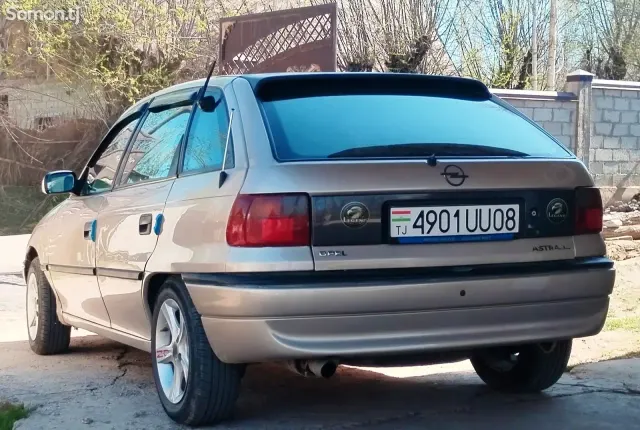 Opel Astra F 1997 · 1.6 MT