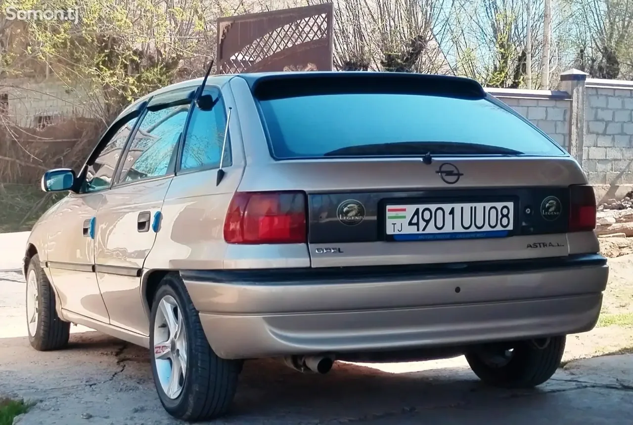 Opel Astra F 1997 · 1.6 MT
