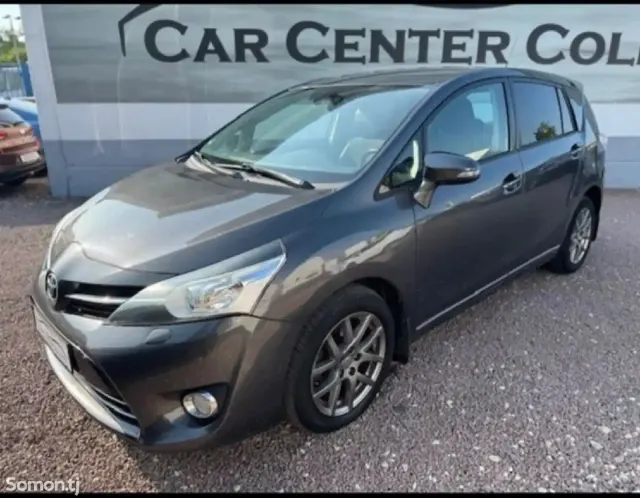 Toyota Verso 2014 · 1.6 MT