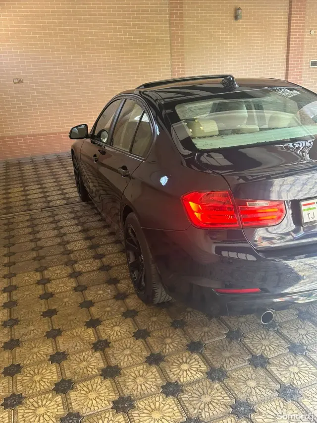 BMW 3 series 2015 · 2.0 AT