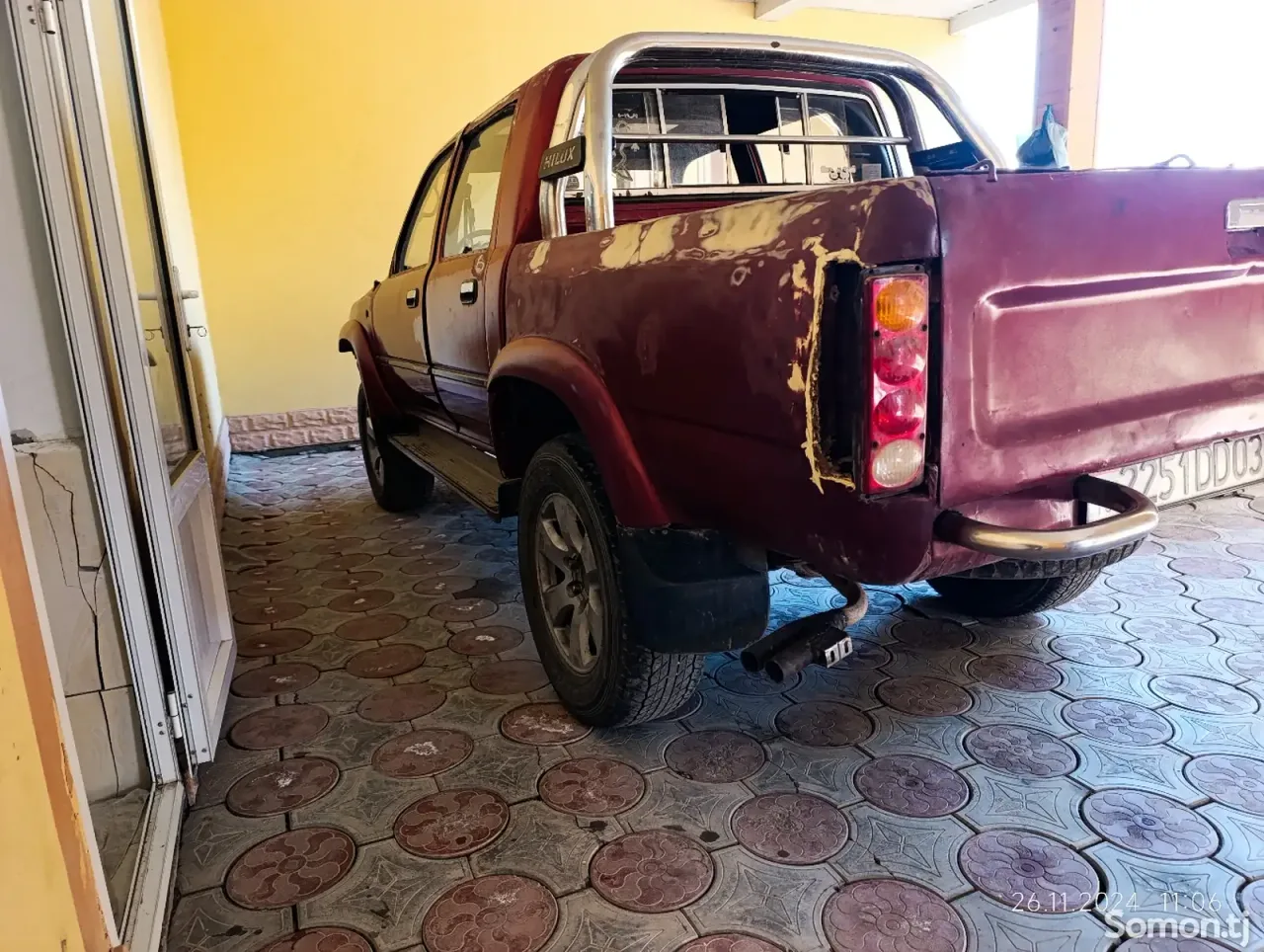 Toyota Hilux 1995 · 2.4 MT