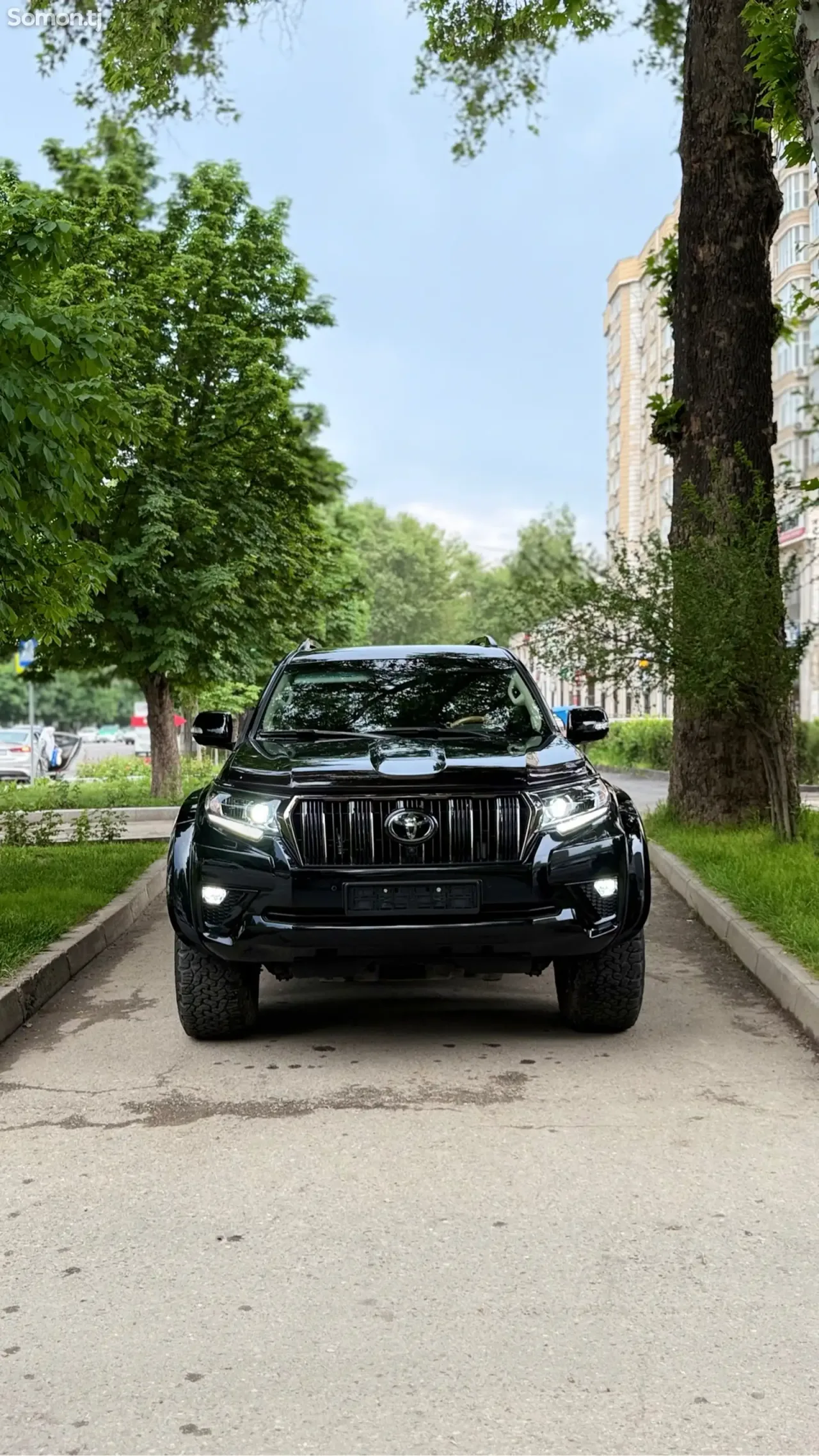 Toyota Land Cruiser Prado 2022 · 2.8 AT