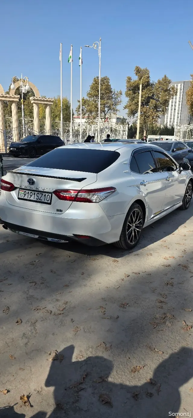 Toyota Camry 2018 · 2.5 CVT