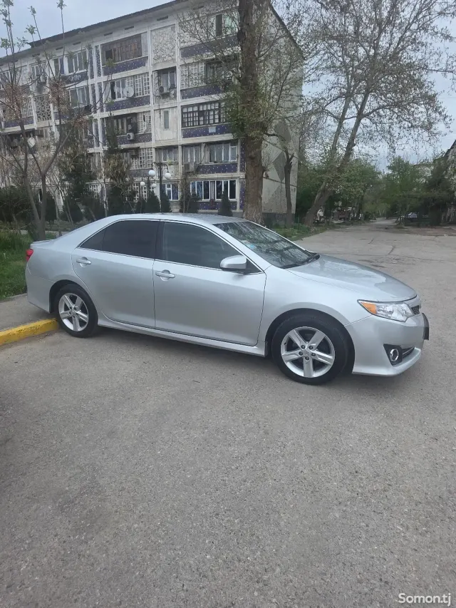 Toyota Camry 2013 · 2.5 AT