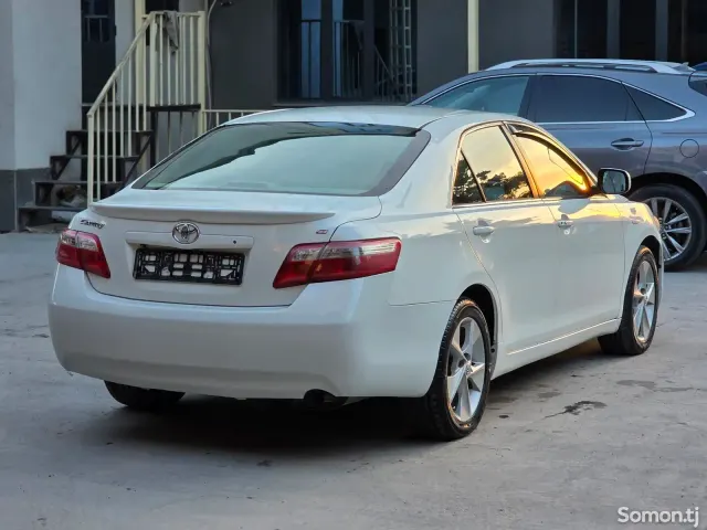Toyota Camry 2007 · 2.4 AT