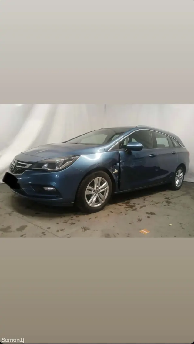 Opel Astra K 2017 · 1.0 MT