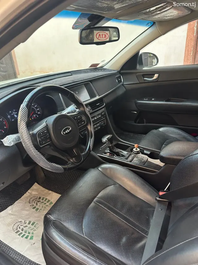 Kia K5 2016 · 2.4 AT