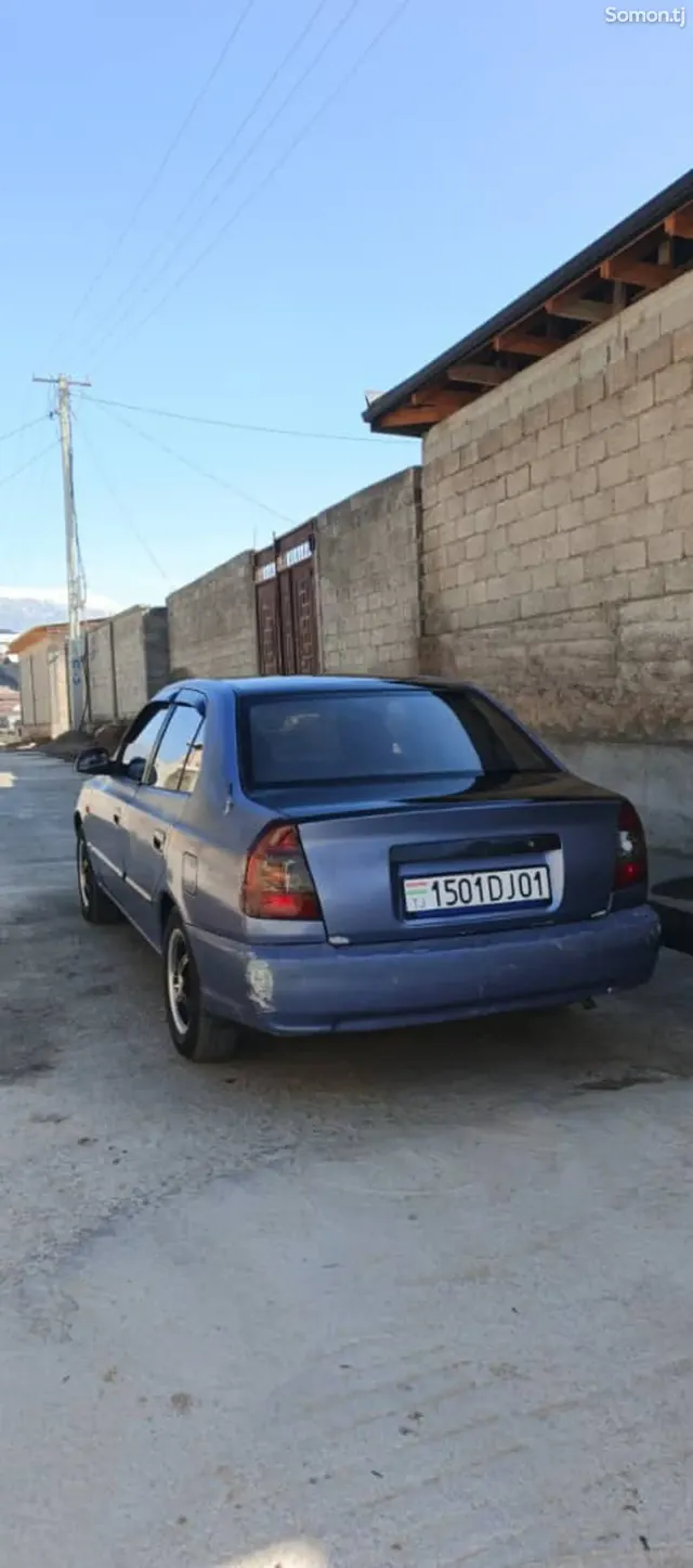 Hyundai Accent 2005 · 1.6 MT