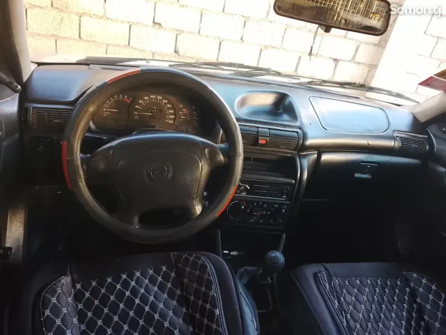 Opel Astra F 1996 · 1.6 MT