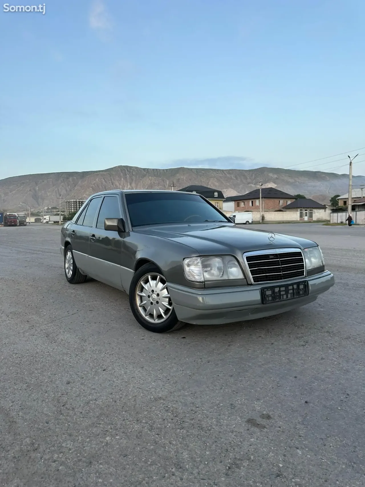 Mercedes-Benz W124 1995 · 2.0 MT