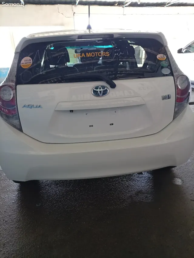 Toyota Aqua 2014 · 1.5 AT
