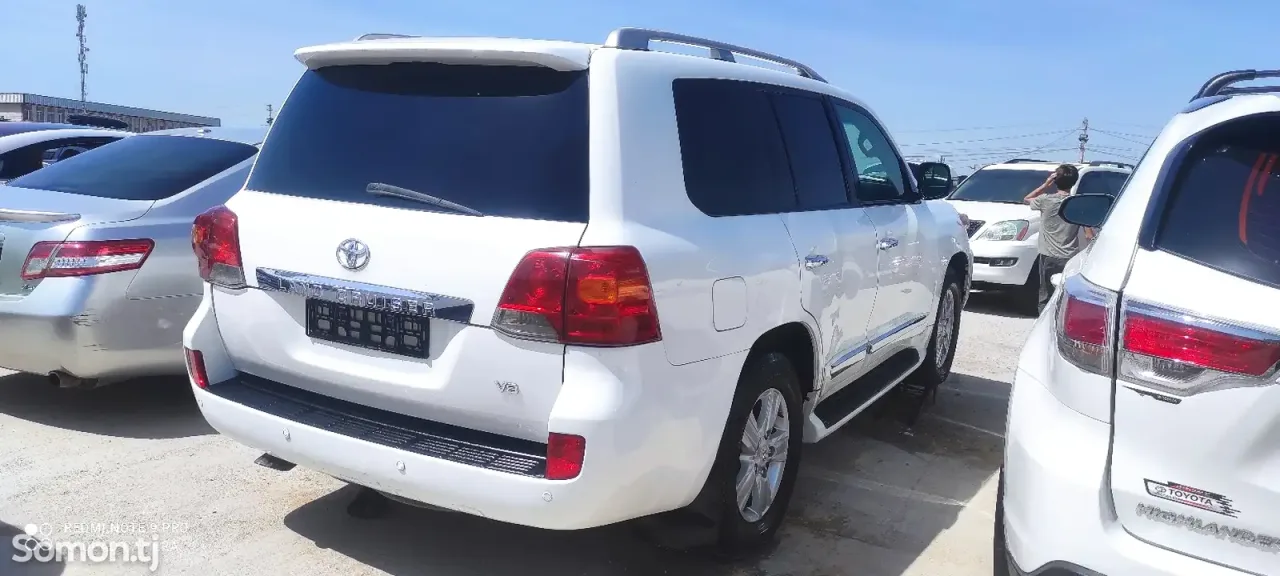 Toyota Land Cruiser 2012 · 4.5 AT