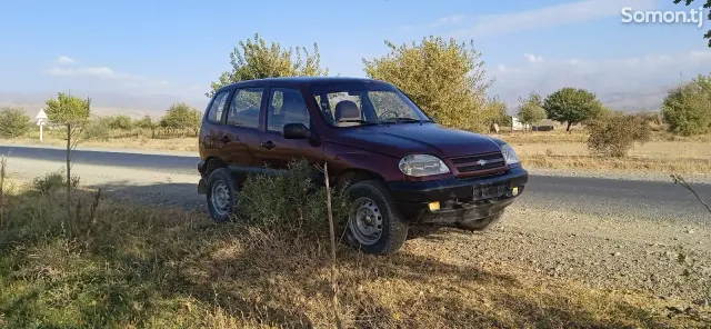 Chevrolet Niva 2004 · 1.6 MT