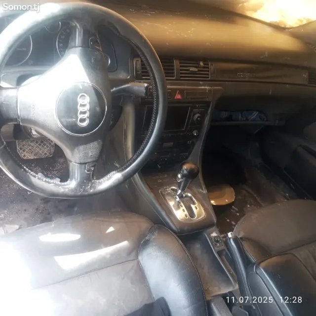 Audi A6 2000 · 2.6 AT