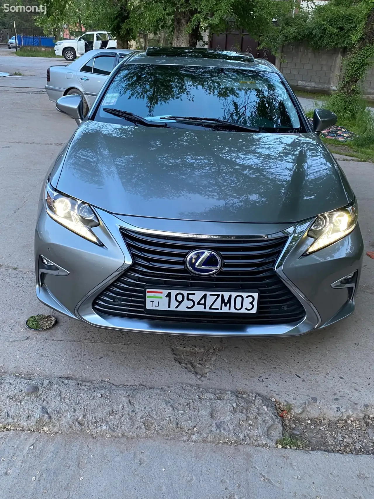 Lexus ES series 2016 · 2.5 AT