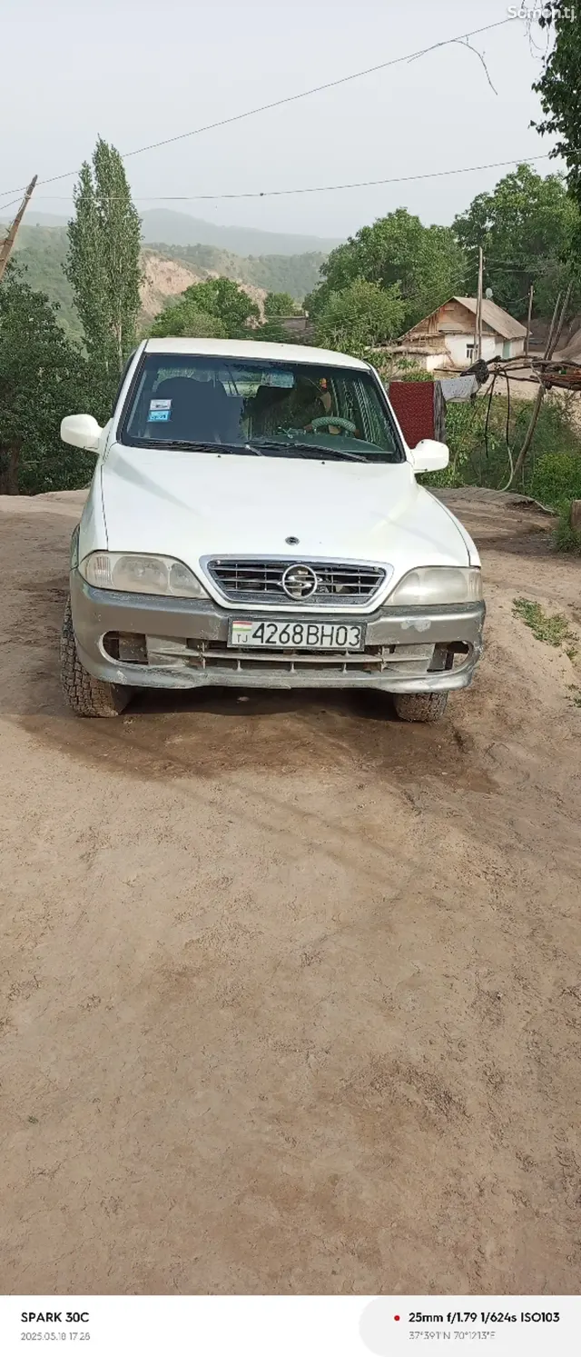 Ssang Yong Musso 2002 · 2.7 MT