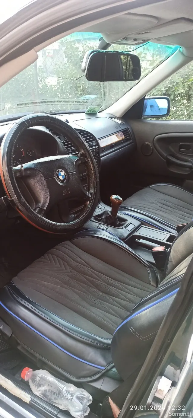 BMW 3 series 1997 · 1.6 MT