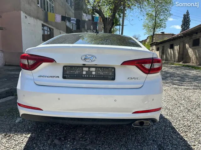 Hyundai Sonata 2015 · 2.0 AT