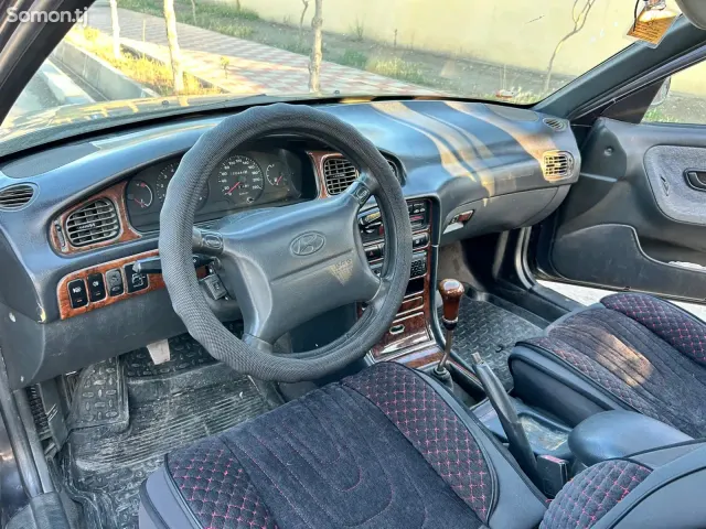 Hyundai Sonata 1997 · 2.0 MT