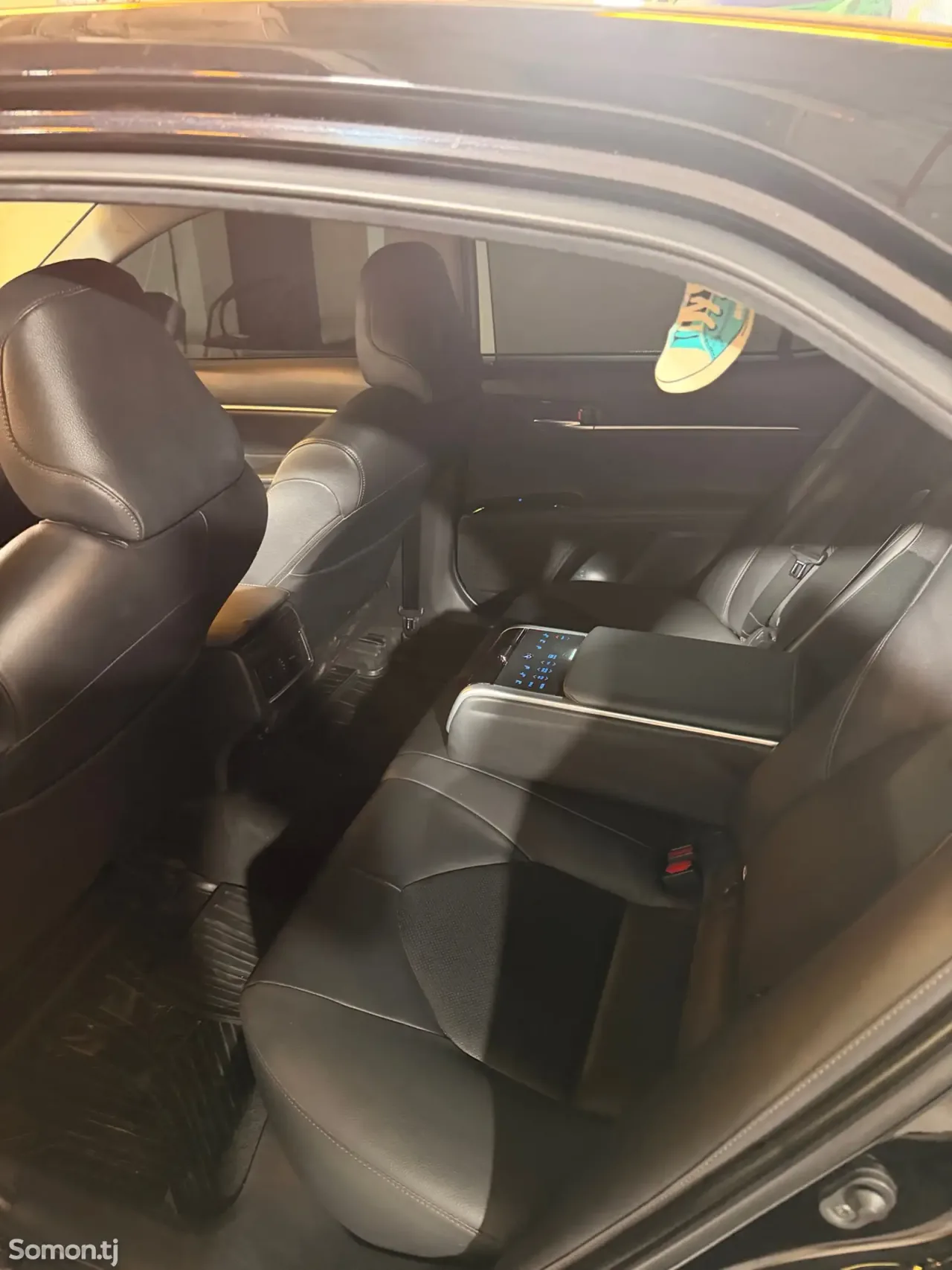 Toyota Camry 2020 · 3.5 AT