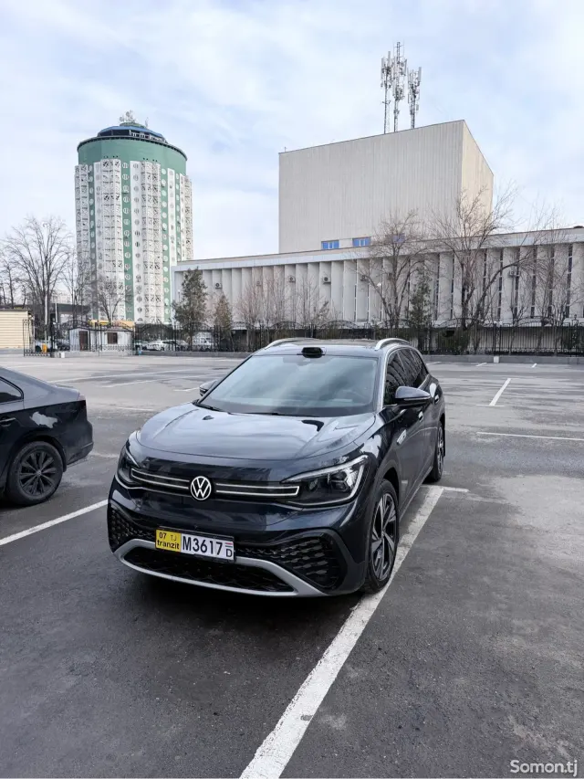 Volkswagen ID.6 2022 · AMT
