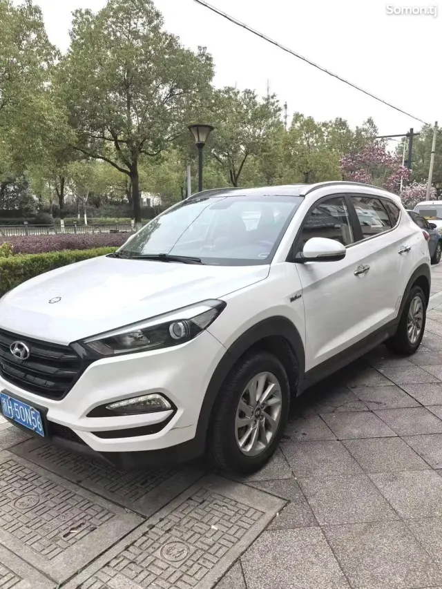 Hyundai Tucson 2016 · 1.6 AT