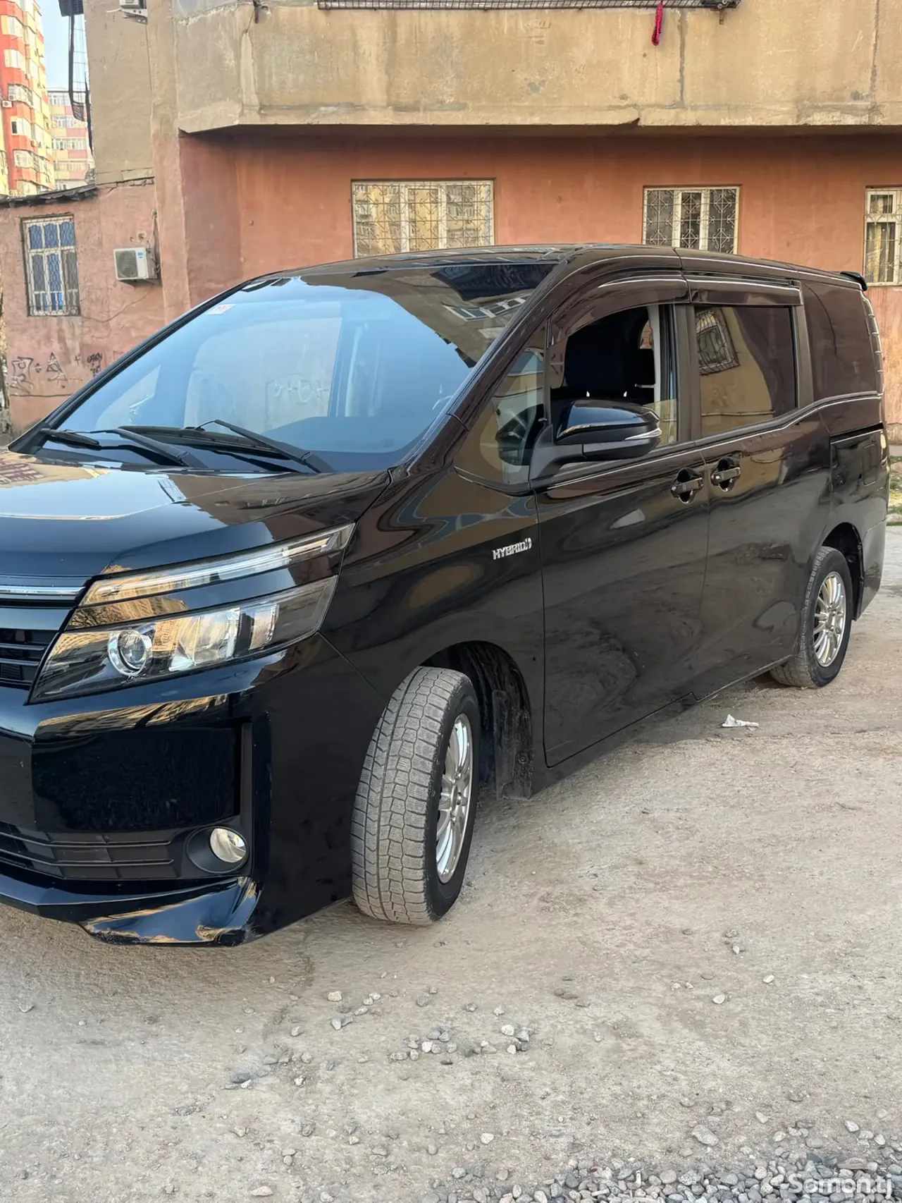 Toyota Voxy 2014 · 1.8 CVT