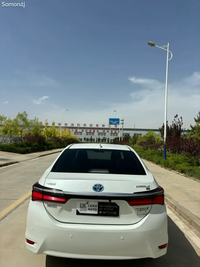 Toyota Corolla 2016 · 1.8 AT