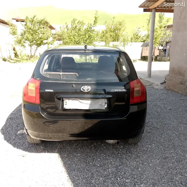 Toyota Corolla 2004 · 1.6 MT