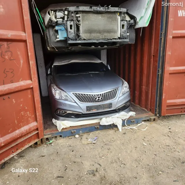 Hyundai Grandeur 2015 · 2.4 AT