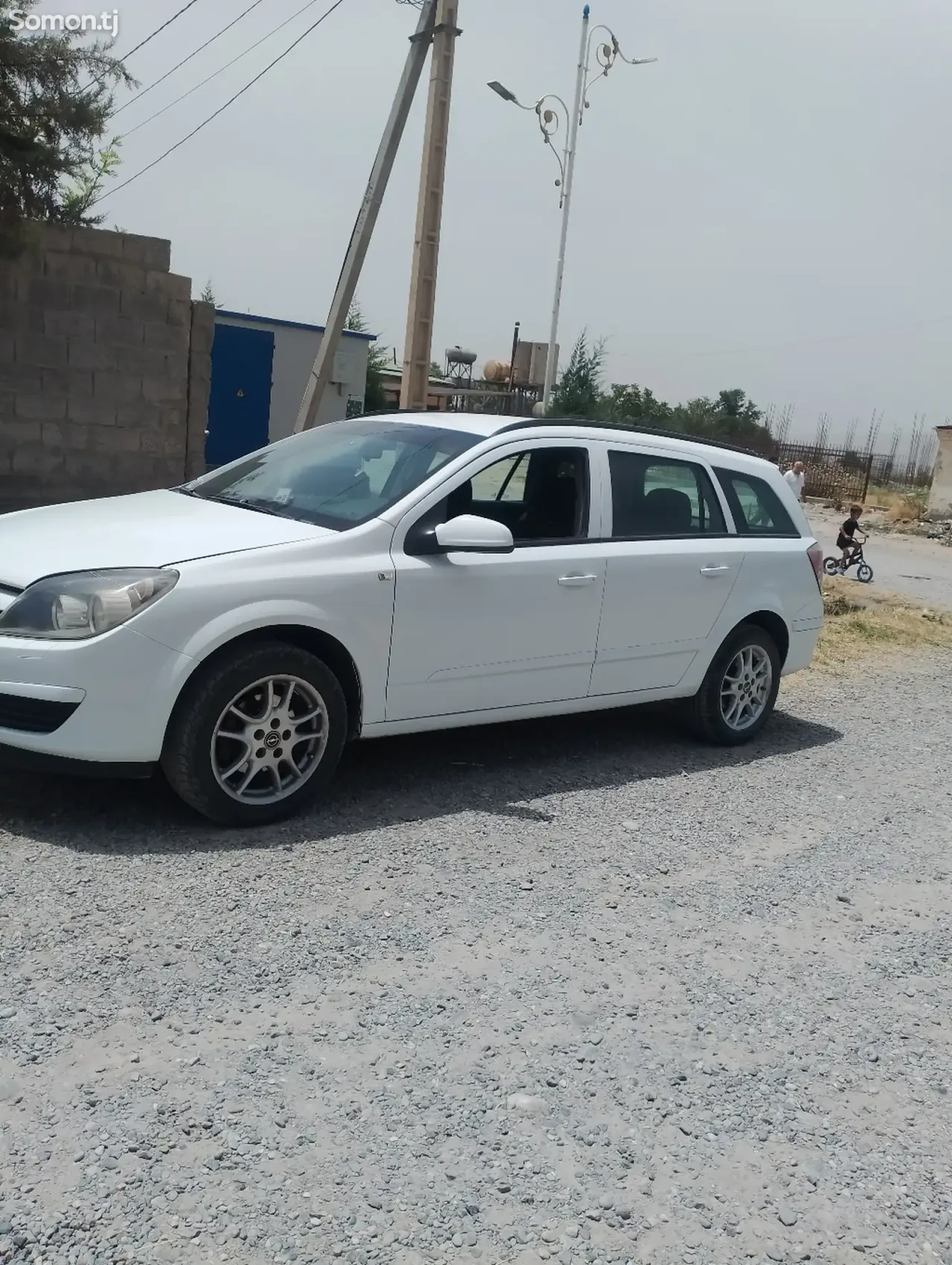 Opel Astra H 2005 · 1.4 MT