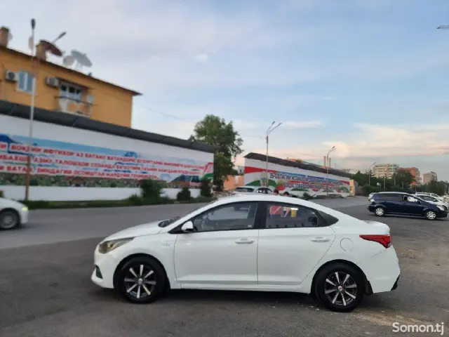 Hyundai Accent 2018 · 1.6 AT