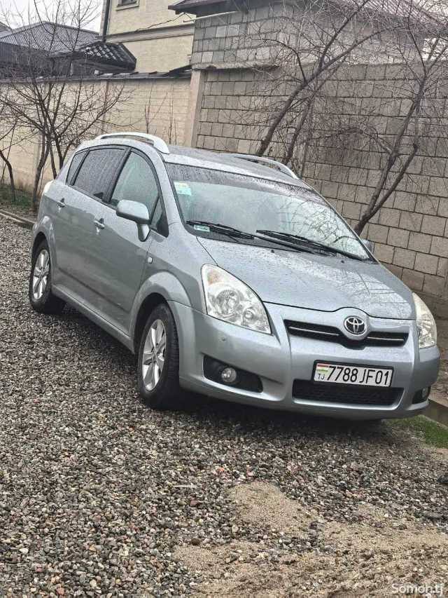 Toyota Verso 2009 · 1.8 MT