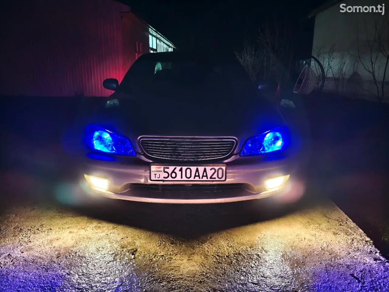 Nissan Maxima 2000 · 2.5 AT
