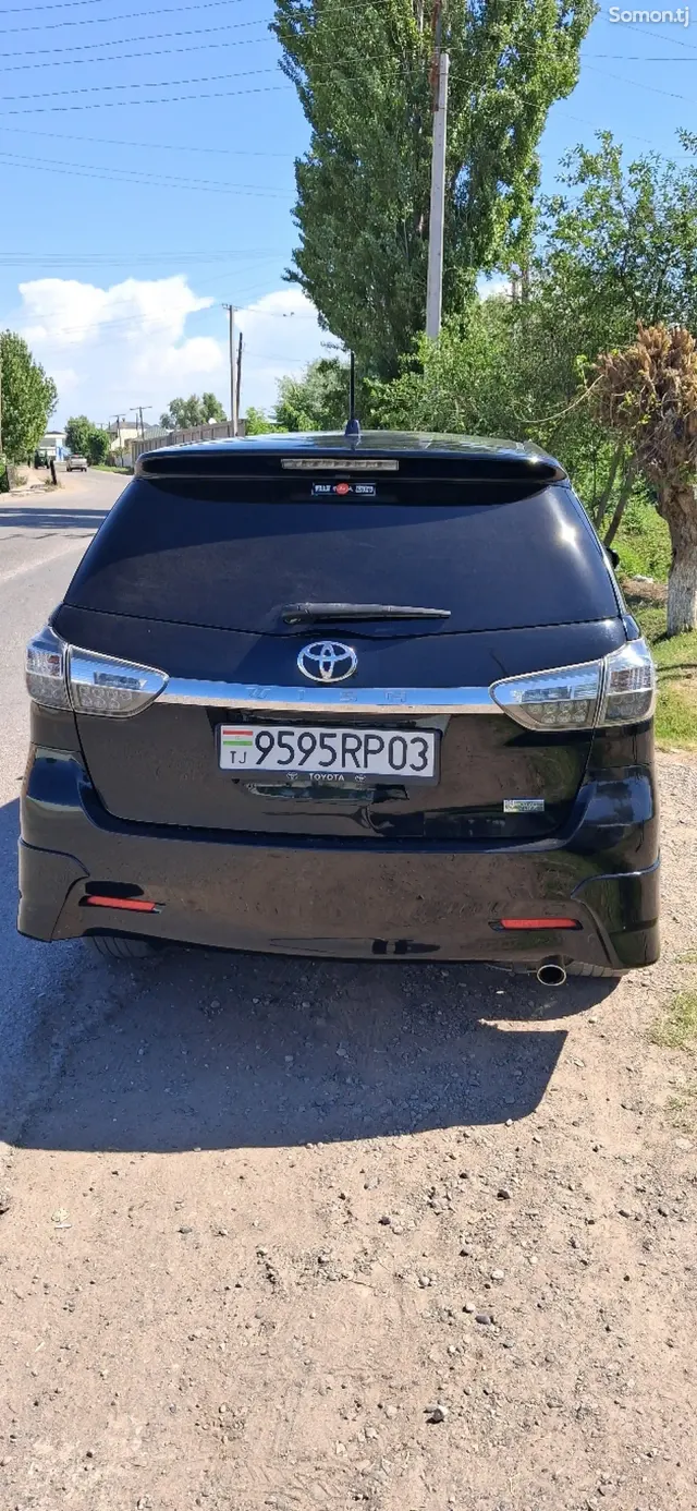 Toyota Wish 2015 · 2.0 AT