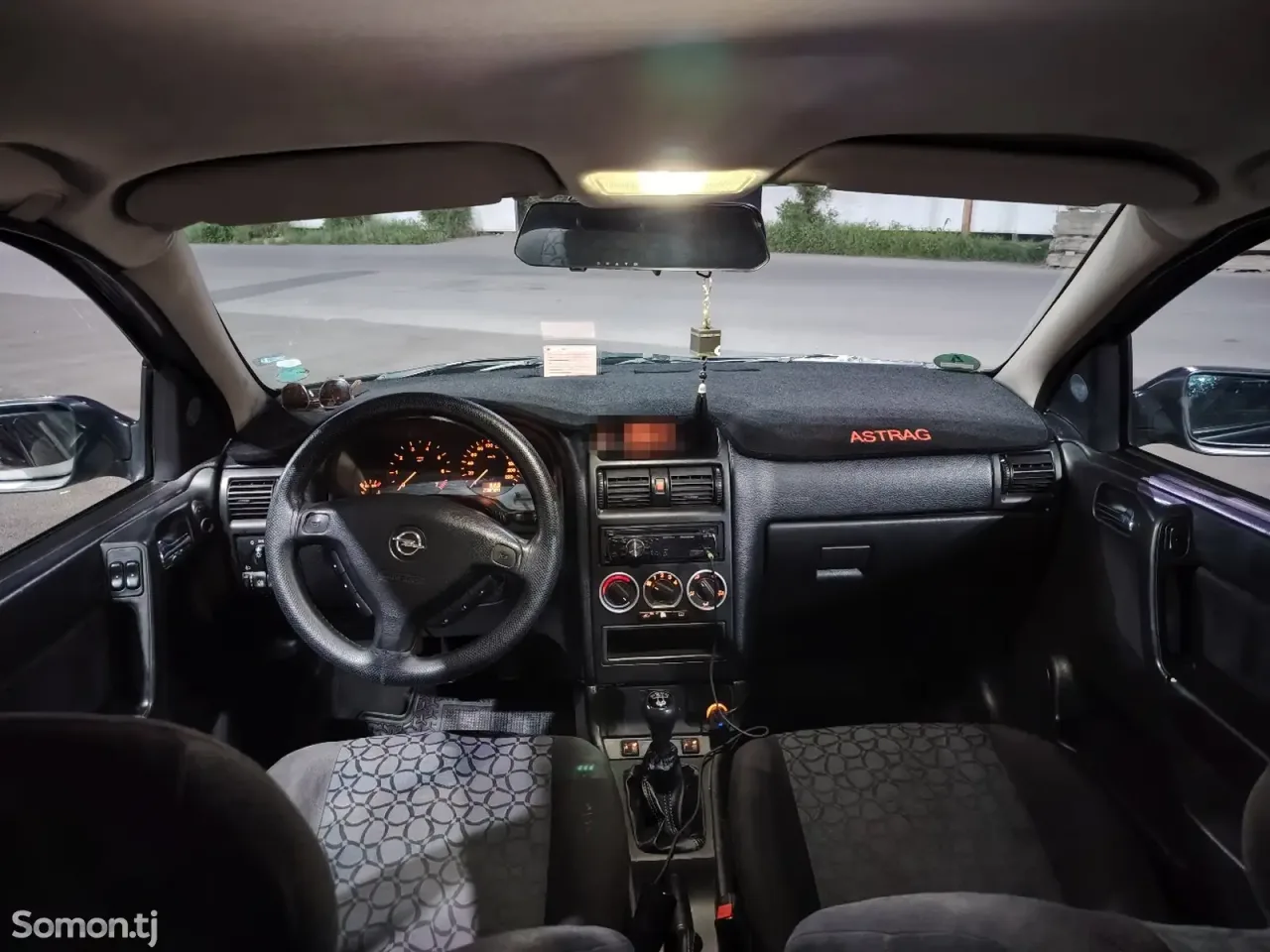 Opel Astra G 1999 · 1.6 MT