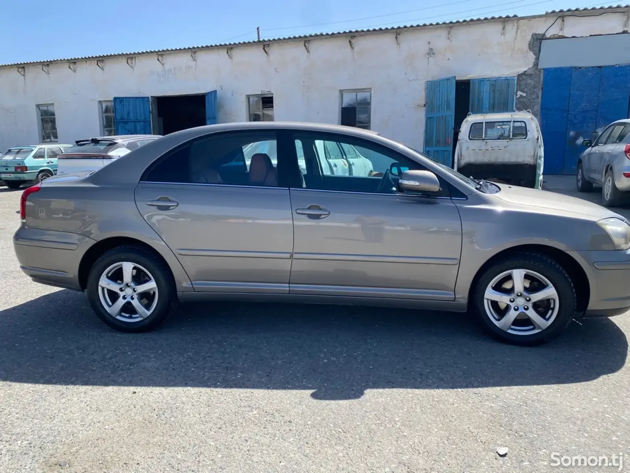 Toyota Avensis 2006 · 1.8 MT