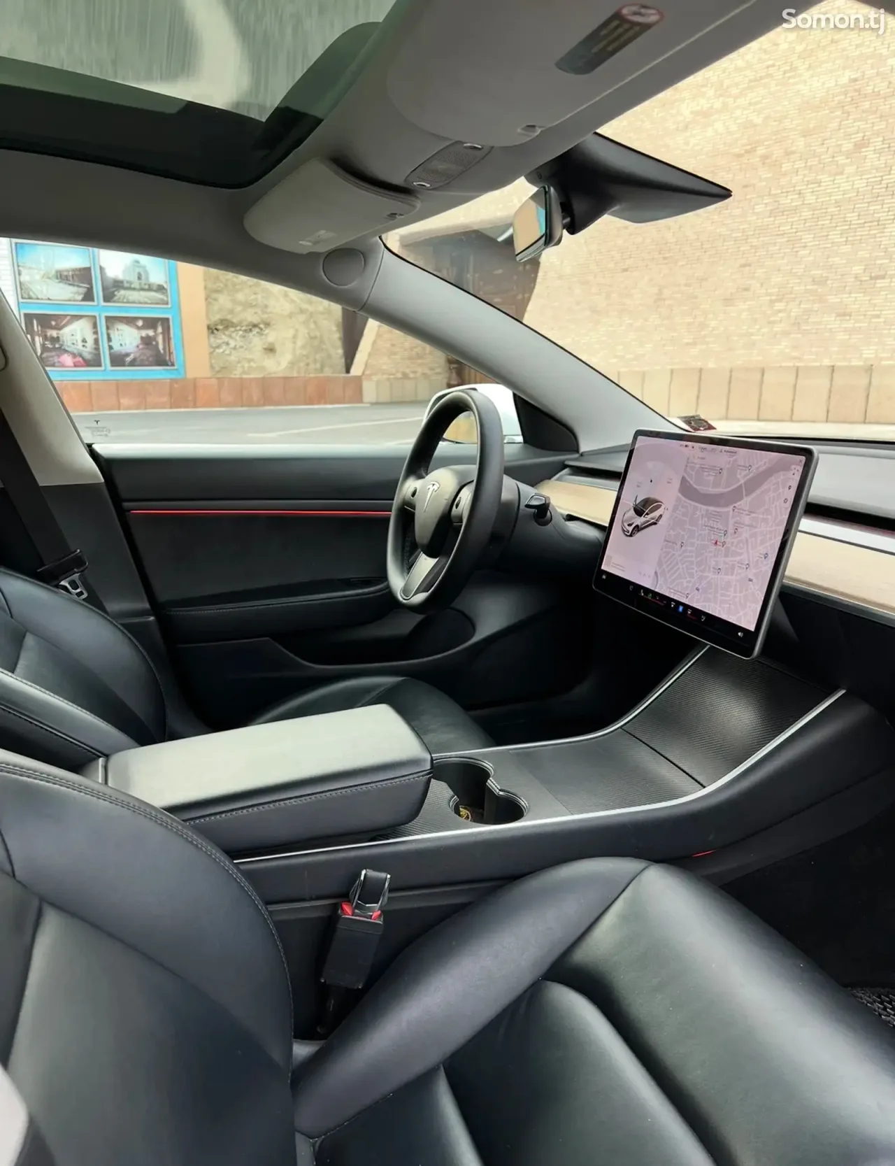 Tesla Model 3 2021 · AT