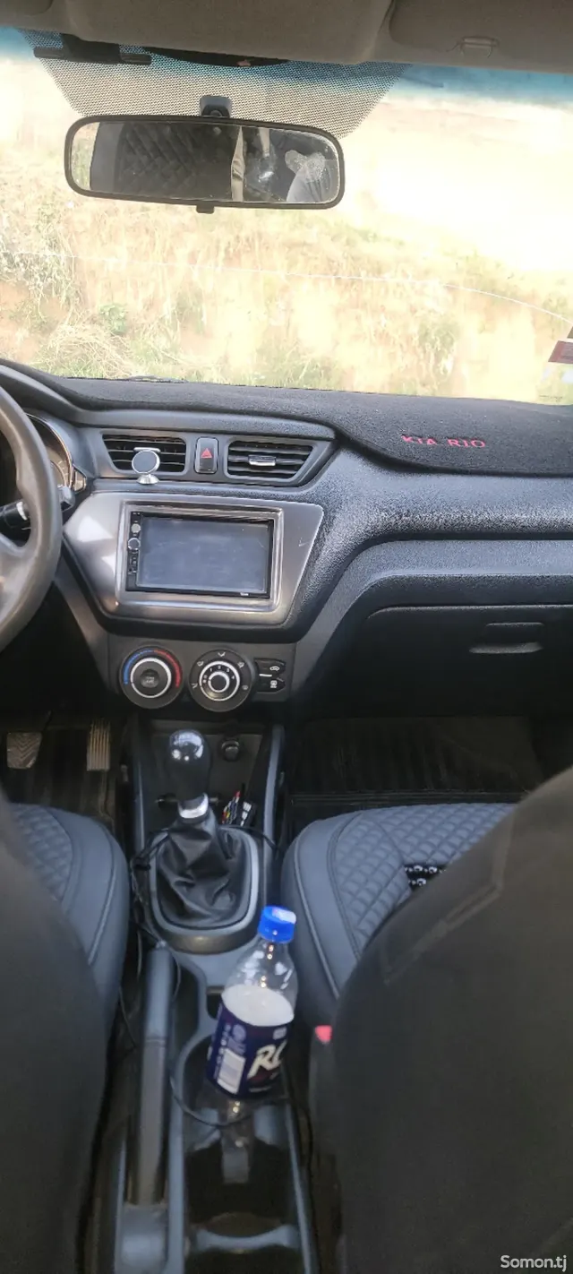 Kia Rio 2012 · 1.4 MT