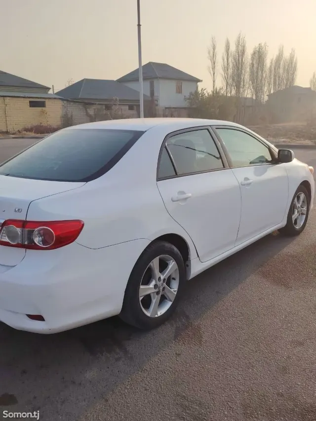 Toyota Corolla 2013 · 1.8 AT