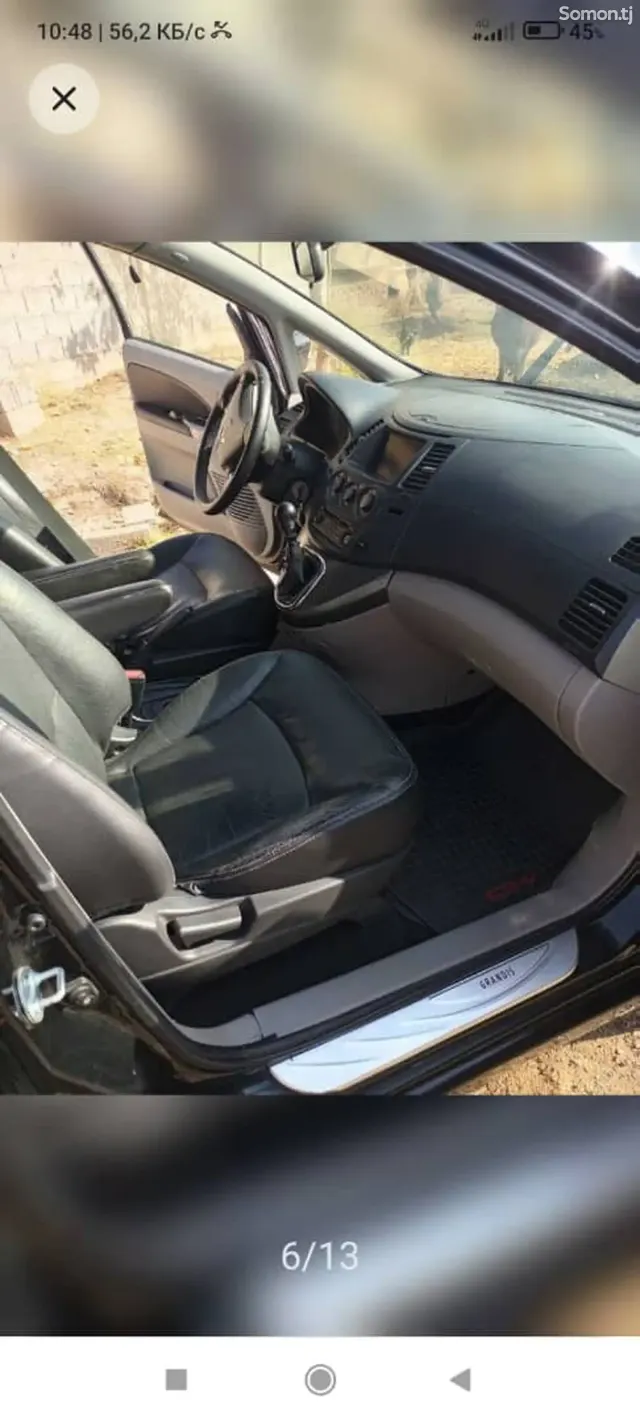 Mitsubishi Grandis 2008 · 2.0 MT